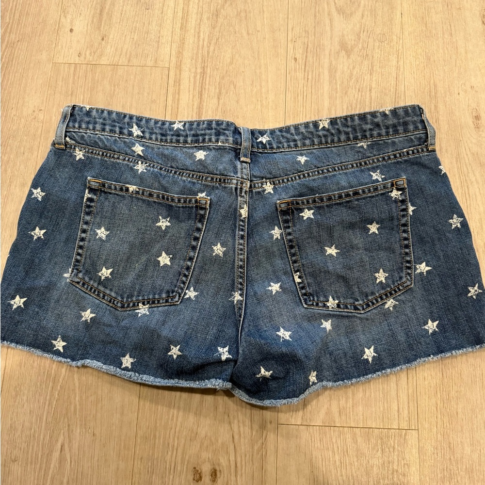 Blue Denim Star-Patterned Women's Shorts size 12/31 low rise - Picture 2 of 4